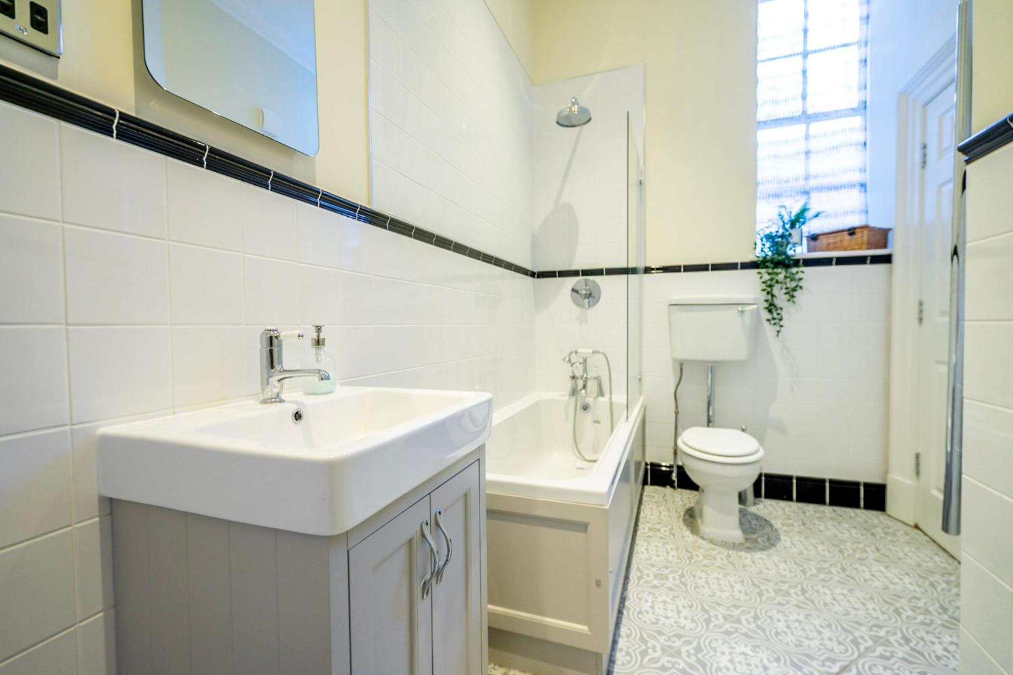 2 Rowntree House Apartment *