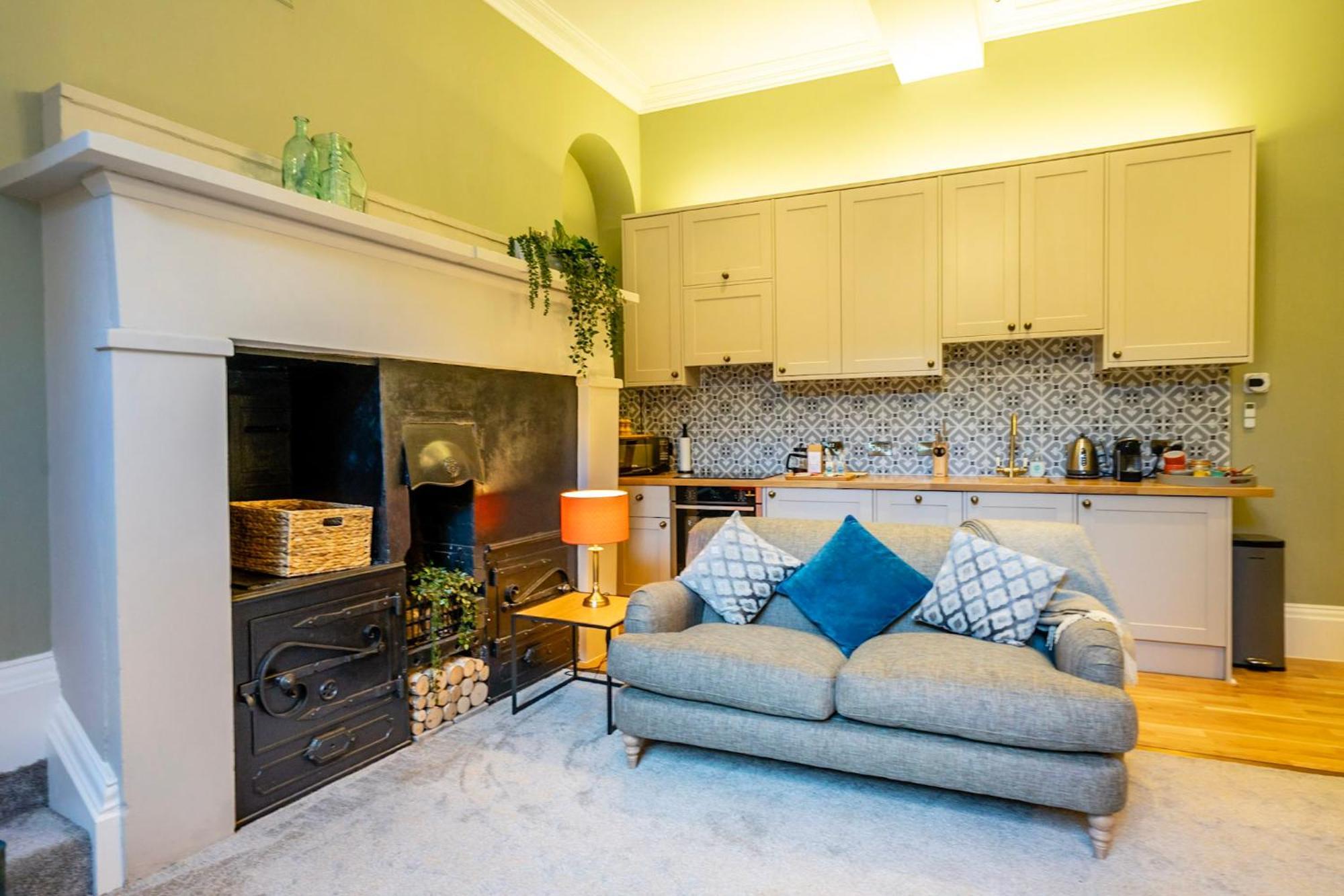 2 Rowntree House Apartment *
